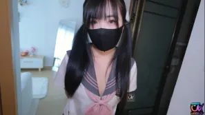 萝莉妹妹趁姐姐熟睡在旁勾引姐夫激烈做爱 懒懒猪