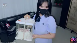 生日当天外卖小哥把我的蛋糕打翻只能用他的肉棒偿还 樱空桃桃