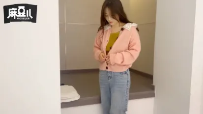 弟弟偷拿姐姐的内衣被姐姐发现强制榨乾