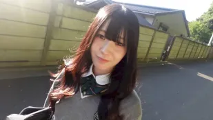 [无码版]FC2PPV-4112104 初次露脸拍摄正值渴望快快长大的年纪如天使般令人怦然心动的女高中生